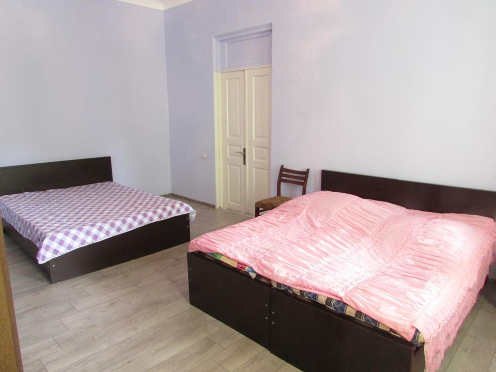 באטומי Joni Guest House מראה חיצוני תמונה