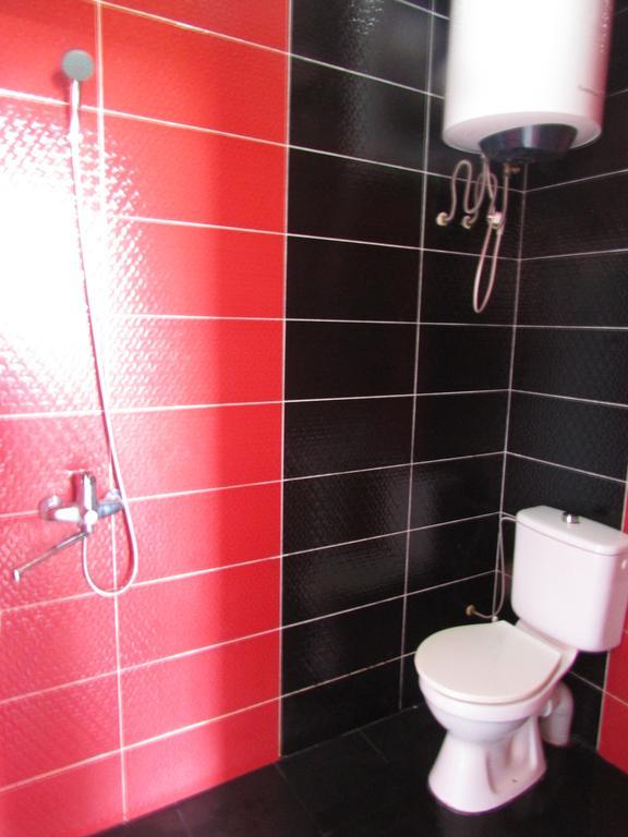 באטומי Joni Guest House מראה חיצוני תמונה
