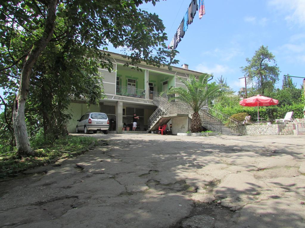 באטומי Joni Guest House מראה חיצוני תמונה