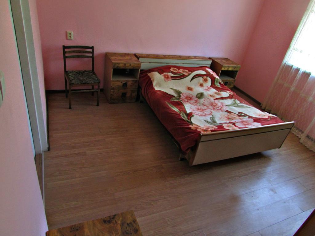 באטומי Joni Guest House מראה חיצוני תמונה